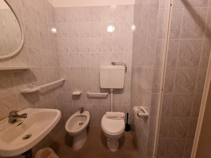 Bathroom 4, Hotel Marina, Rimini