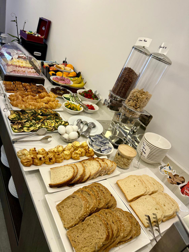 Food & Drinks, Blu Waters Boutique Hotel