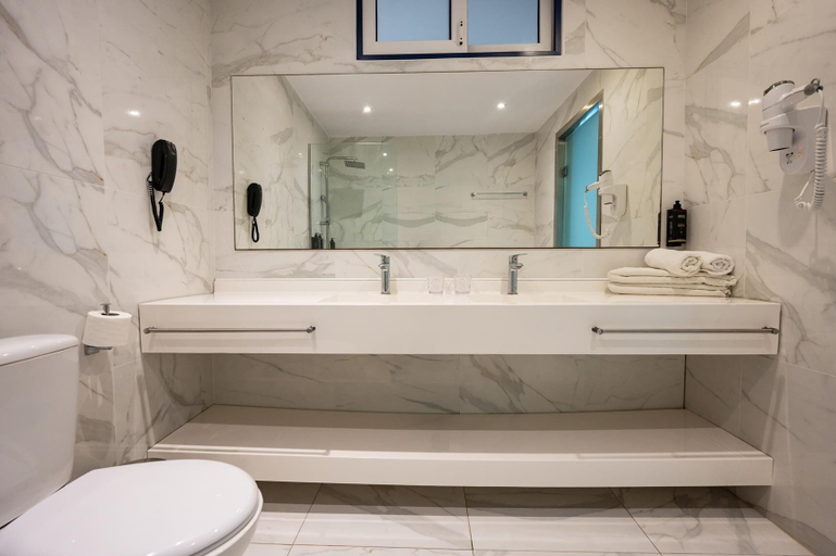 Bathroom 4, Smy Kos Beach & Splash, South Aegean
