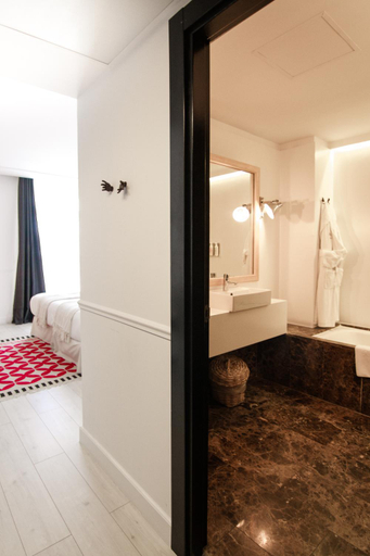 Bathroom 3, 7 Islas Hotel, Madrid