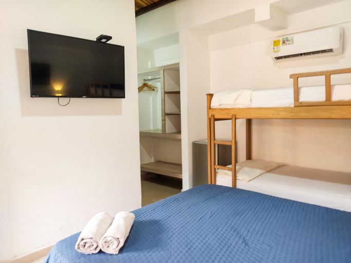 Bedroom 2, Senderos del Mar, Hotel con AC, Piscina, cerca de Tayrona, Santa Marta (Dist. Esp.)
