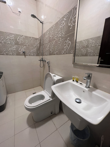 Bathroom 4, كيناز للوحدات المخدومة, Al Madinah Al Munawwarah