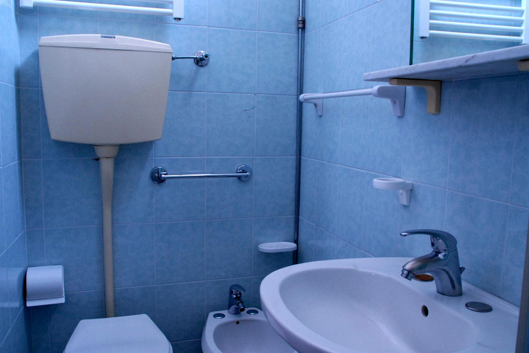 Bathroom 3, Hotel Arno Rimini, Rimini