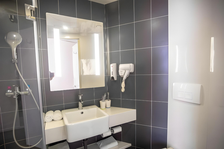 Bathroom 4, Hanting Hotel Shanghai Chuansha Xinyuan Road Pedestrian Street, Shanghai