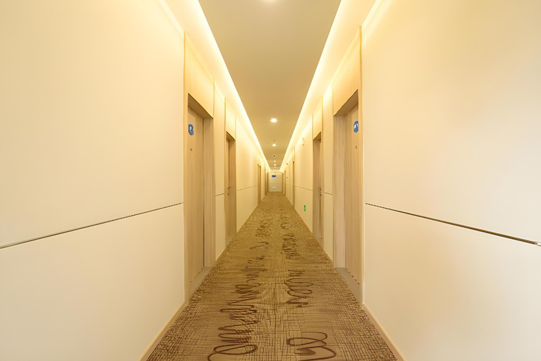 Others 5, Hanting Hotel Shanghai Hongqiao Airport Huqingping High Way, Shanghai