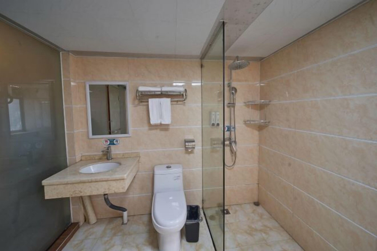 Bathroom 3, Yangshuo Jinlong Hotel, Guilin