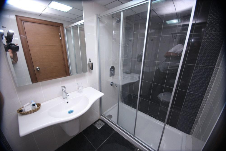 Bathroom 5, Point Beach Hotel, Marmaris