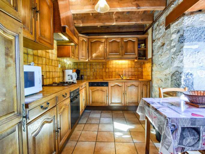 Others 5, Peaceful Mountain Retreat, Cantal
