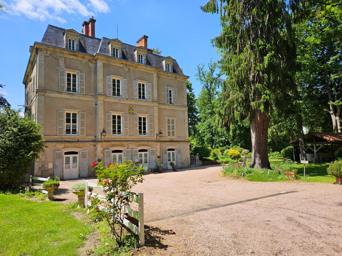 Exterior & Views 2, Château de Montsablé, Puy-de-Dôme