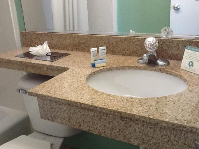 Bathroom 4, Schooner Inn, Virginia Beach