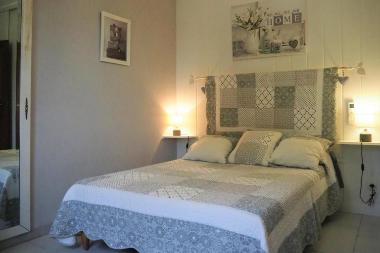 Bedroom, Villa in Bellegarde near Pont du Gard, Gard