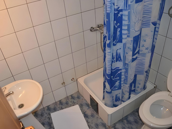 Bathroom 2, Hotel Golf, Kruševac