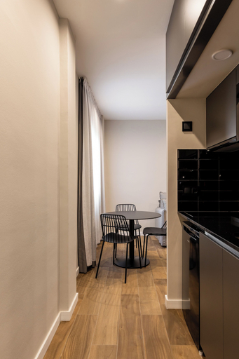 Others 5, Apartamentos Laforja, Barcelona