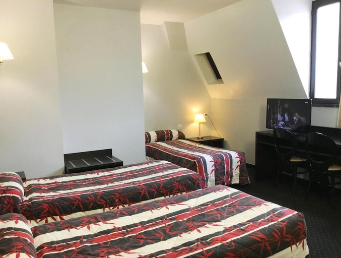 Bedroom 3, Alliance, Hautes-Pyrénées