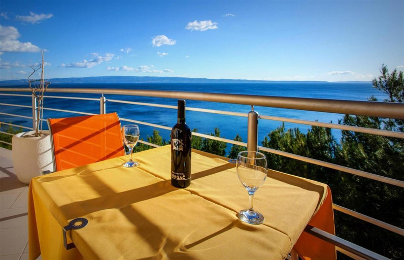 Others 4, Comfy Beach Apartments with its own balcony, Split
