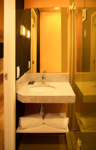 Bathroom 4, Ibis Budget Lorena, Lorena