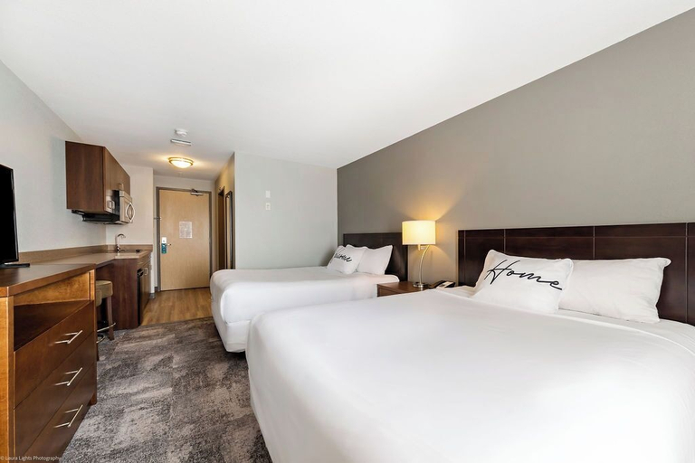 Bedroom 2, Home Inn and Suites Lloydminster, Division No. 17