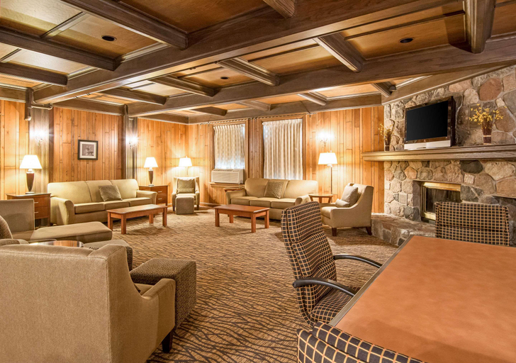 Public Area 2, Quality Inn & Suites Virginia MN, Saint Louis