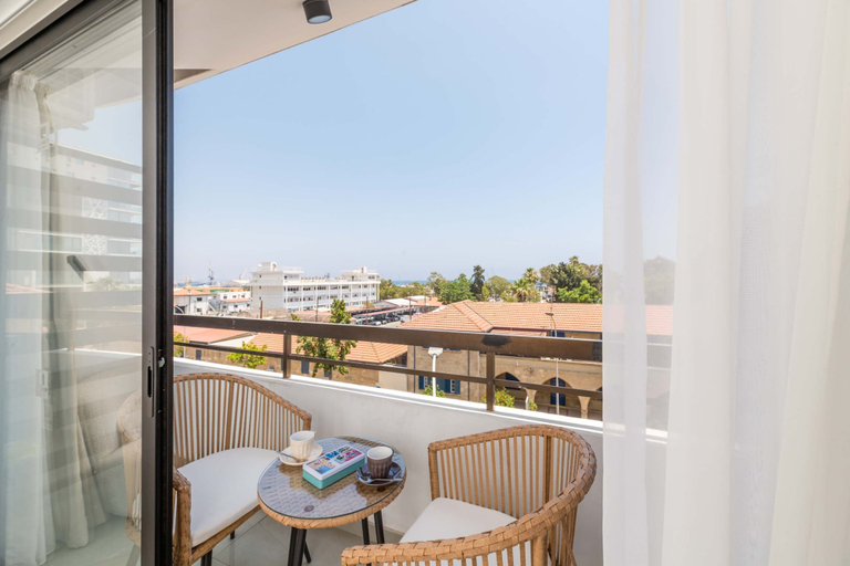 Room 3, Finikoudes Marina View 202, Larnaca