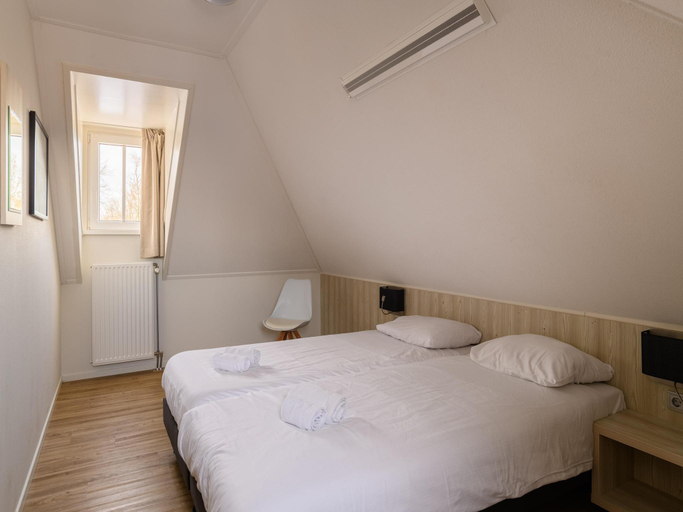 Bedroom 2, Kids Villa in Maastricht with Playground Access, Limburg