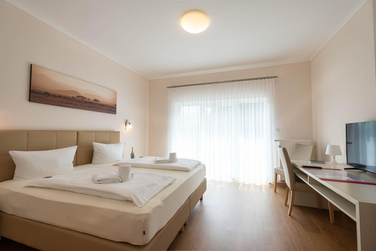 Bedroom 2, Kraichgauhotel, Karlsruhe