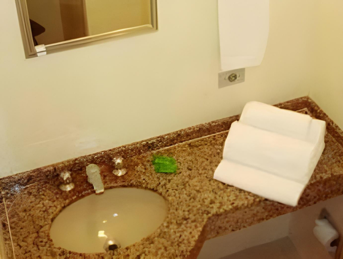Bathroom 4, Hotel Aladdin, Curitiba