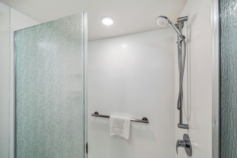 Bathroom, Petite Retreat at Kahana Falls, Maui