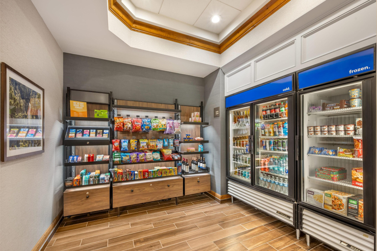 Food & Drinks 5, Hampton Inn & Suites Coeur d' Alene, Kootenai