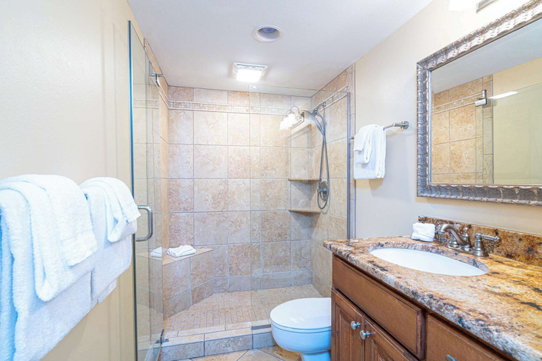 Bathroom 3, Beachfront Bliss at Shoreline Towers, Okaloosa