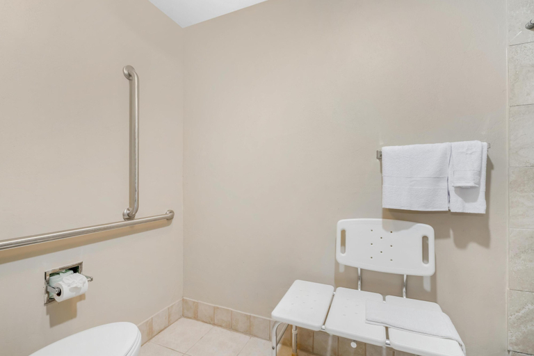 Bathroom 4, Best Western Maritime Inn, Door