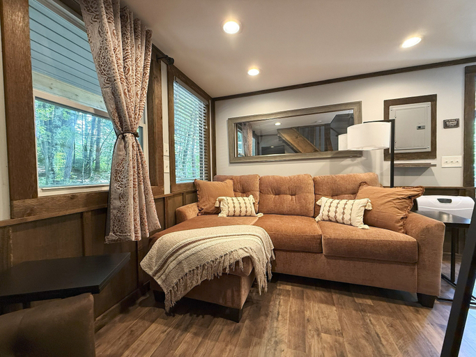Bedroom 2, Wayah Ridge Escapes, Macon