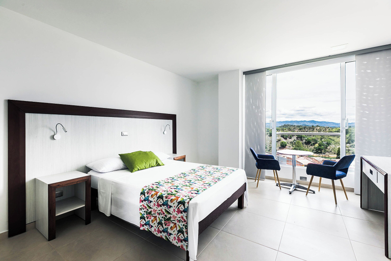 Bedroom 3, Hotel Santorini, Guatapé