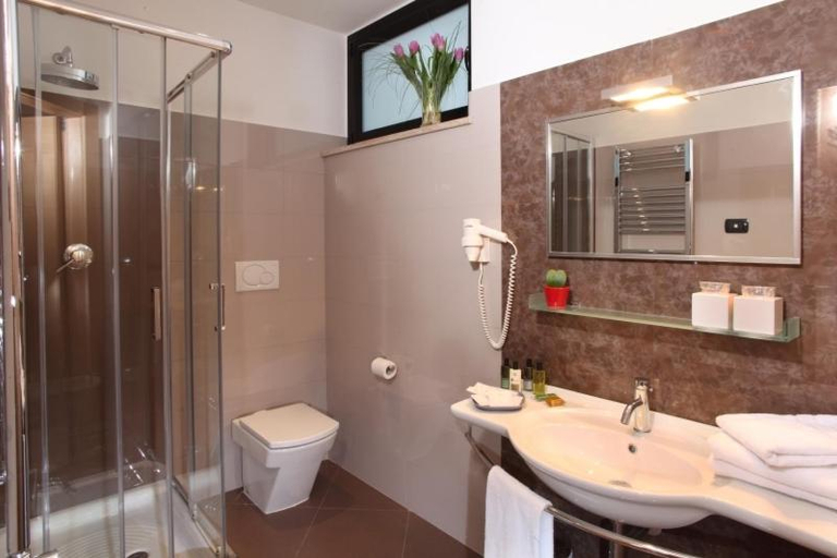 Bathroom 4, Hotel & Spa Villa Mercede, Rome