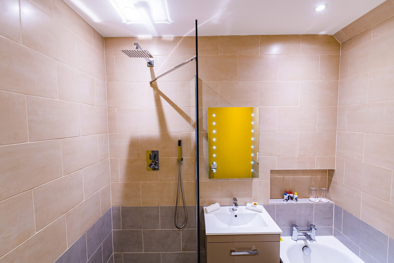Bathroom 5, Stonecross Manor Hotel, Cumbria