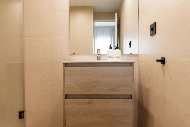 Bathroom 4, Apartamentos Laforja, Barcelona