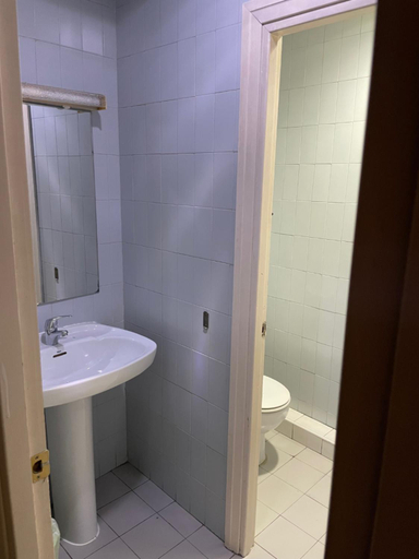 Bathroom, Hostel Era, Madrid