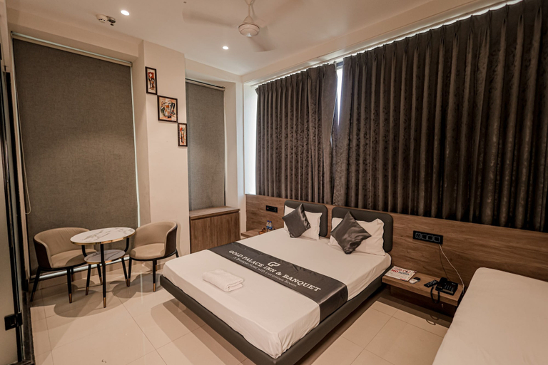 Bedroom 4, Hotel Gold Palace Inn, Surat