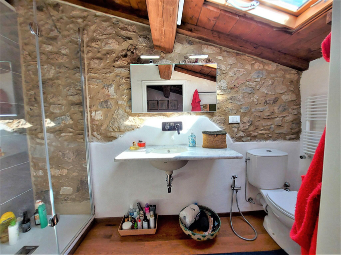 Bathroom 2, Holiday Home in Tuscany near Lucca, Lucca