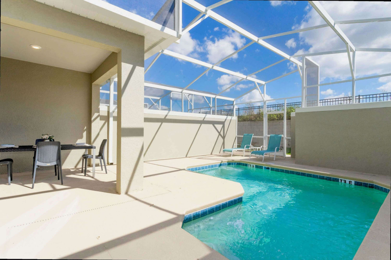 Room 2, Stylish 4Bd w Lake View Pool Kids Themed Room, Osceola