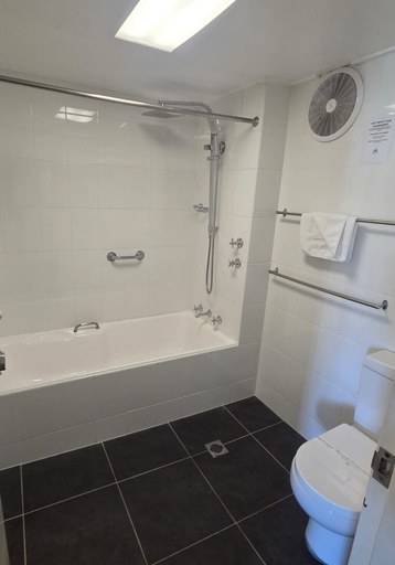 Bathroom 5, Waterview Gosford Motor Inn, Gosford - West