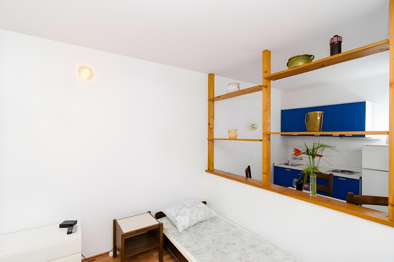 Bedroom 2, Apartments Bezek - Studio Apartment with Sea View, Orebić