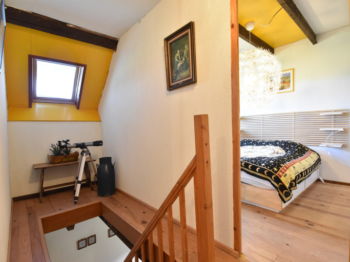 Others 4, Holiday Home in Decize near Beach, Nièvre