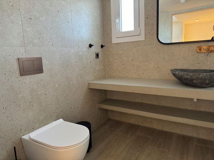 Bathroom 4, CHC Sound of the Sea, South Aegean