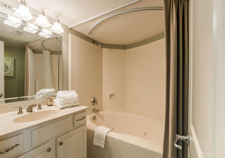 Bathroom 3, Perdido Towers 101, Escambia