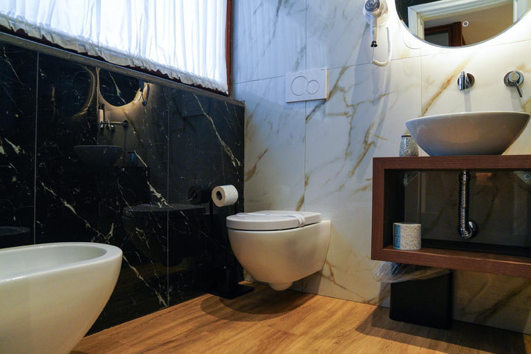 Bathroom 3, Il Tesoro Pompeiano, Napoli
