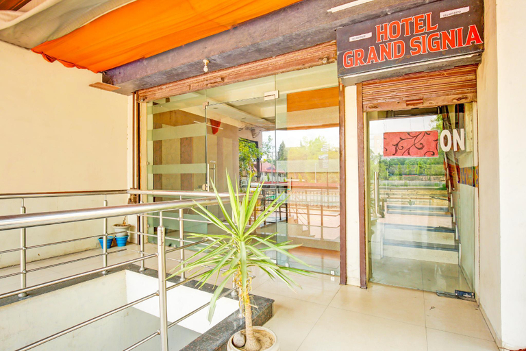Others 5, Hotel O Grand Signia, Sahibzada Ajit Singh Nagar