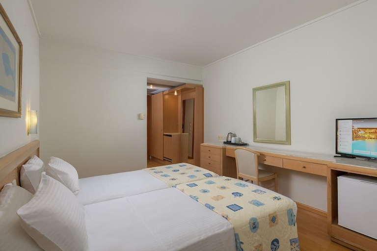 Bedroom 3, Oceanis Beach Hotel, South Aegean