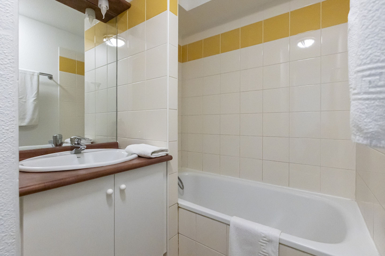 Bathroom 3, Résidence Odalys Soleil d'Aure, Hautes-Pyrénées