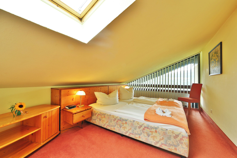 Bedroom 3, Der Wolfshof, Goslar