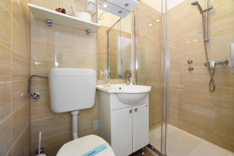 Bathroom 4, Hotel Orient Express, Zagreb